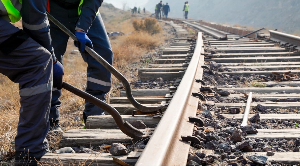 naxchivanda-demir-yolu-xettinin-tikintisi-davam-edir-foto