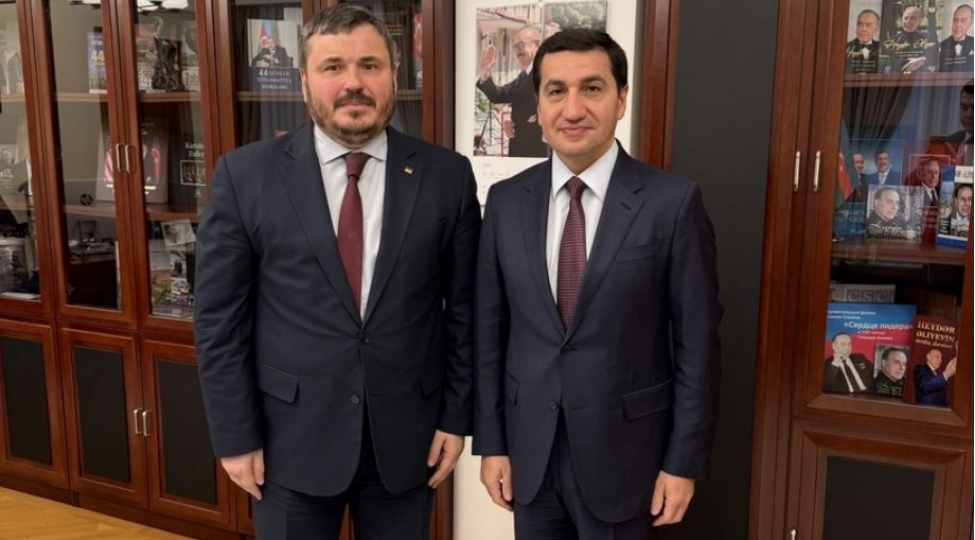 hikmet-haciyev-ukrayna-sefiri-ile-strateji-terefdashligi-muzakire-edib-2