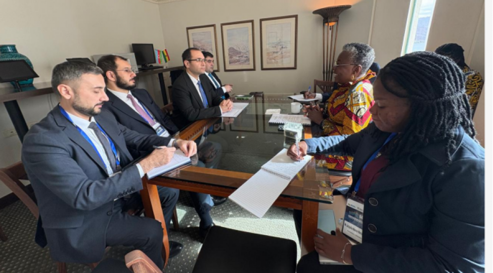 nazir-mecnun-memmedov-qana-respublikasinin-baliqchiliq-ve-akvakulturanin-inkishafi-naziri-emeliya-arturla-gorushub