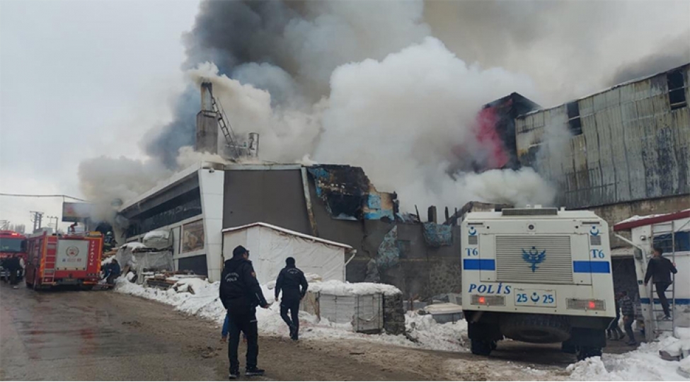 mebel-istehsali-emalatxanasinda-partlayish-bash-verib-turkiye