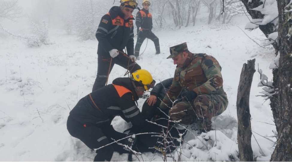 fhn-qarli-havada-axtarish-xilasetme-telimi-kechirib-foto