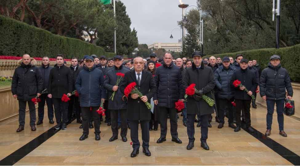 adsea-nin-kollektivi-shehidler-xiyabanini-ziyaret-edib