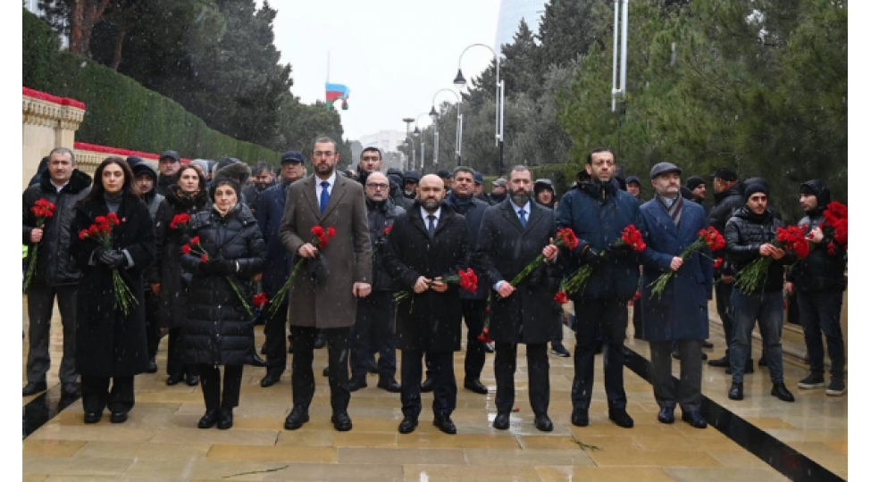 socar-kollektivi-shehidler-xiyabanini-ziyaret-edib