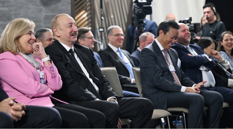 prezidentle-musahibeye-bele-hazirlashdilar-video