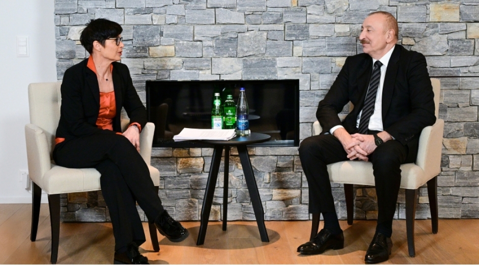 prezident-ilham-eliyev-davosda-avropa-ittifaqinin-genishlenme-uzre-komissari-marta-kosla-gorushub