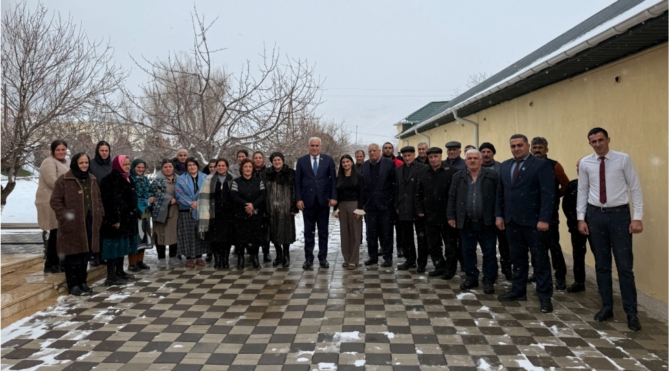 milli-meclisin-deputati-vuqar-rehimzade-culfada-sechicileri-ile-novbeti-gorushunu-kechirib-foto-9