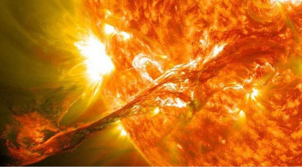guneshde-guclu-partlayish-24-ilden-sonra-ilk-defe-yer-ekstremal-radiasiya-firtinasi-ile-uz-uze