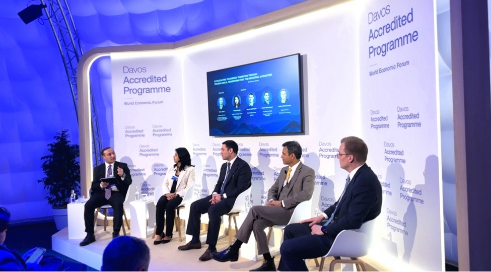 4sim-ve-socar-davos-forumunda-birge-sessiya-teshkil-edib