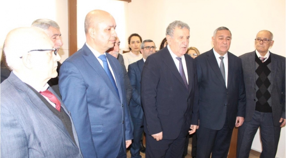 amea-nin-naxchivan-bolmesinin-tusi-neshriyyatinda-yeni-alinmish-avadanliqlarin-teqdimat-merasimi-kechirilib