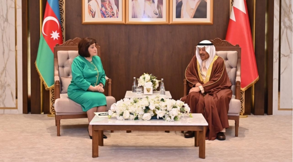 milli-meclisin-sedri-behreyn-kralligi-shura-meclisinin-sedri-ile-gorushub