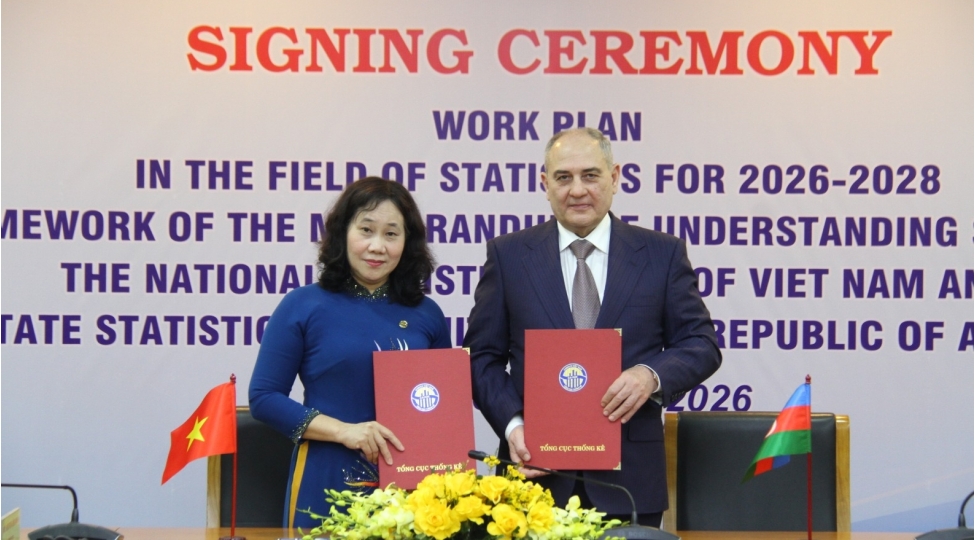 dovlet-statistika-komitesinin-sedri-tahir-budaqov-vyetnamda-seferdedir-foto