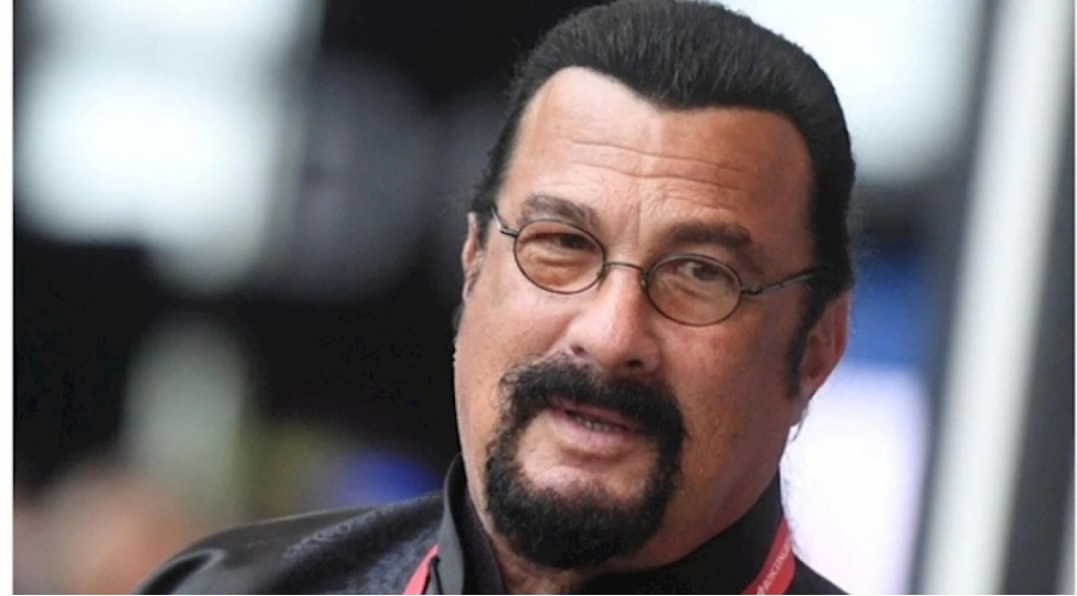 amerikali-aktyor-moskvadaki-malikanesini-satisha-chixarib