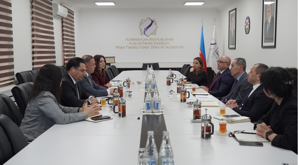 aqrar-innovasiya-merkezi-ve-peshe-tehsili-uzre-dovlet-agentliyi-arasinda-birge-fealiyyet-imkanlari-muzakire-olunub