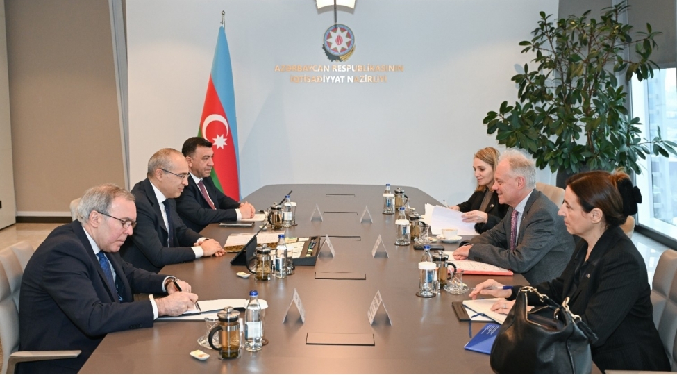 avropa-komissiyasinin-genishlenme-ve-sherq-qonshulugu-uzre-bash-direktoru-ile-gorush-kechirilib