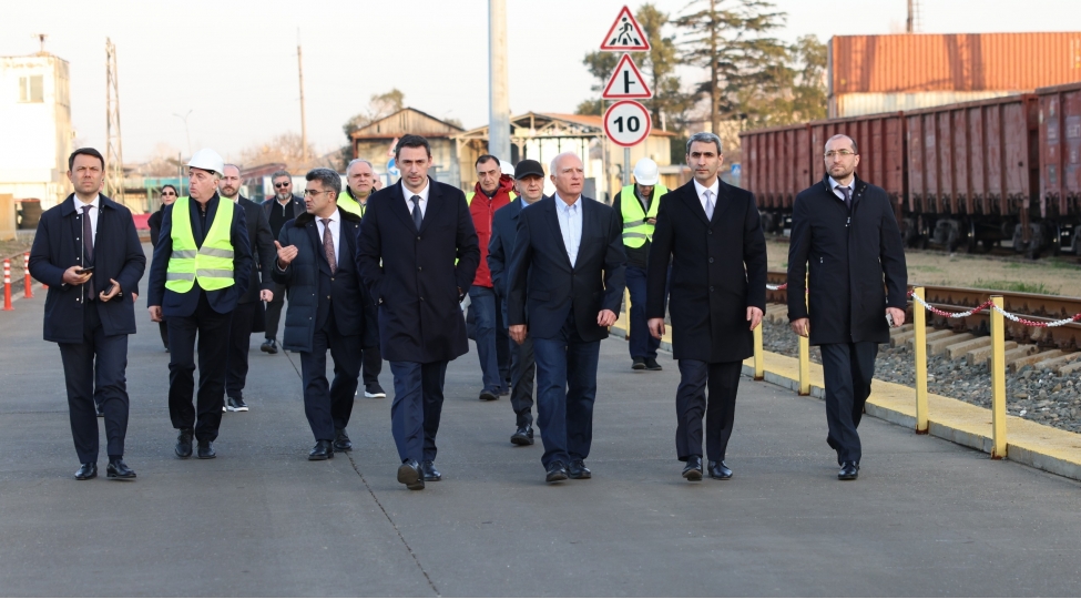 ady-ile-gurcustanin-aparici-logistika-shirketi-ve-limanlari-arasinda-emekdashliq-imkanlari-muzakire-edilib