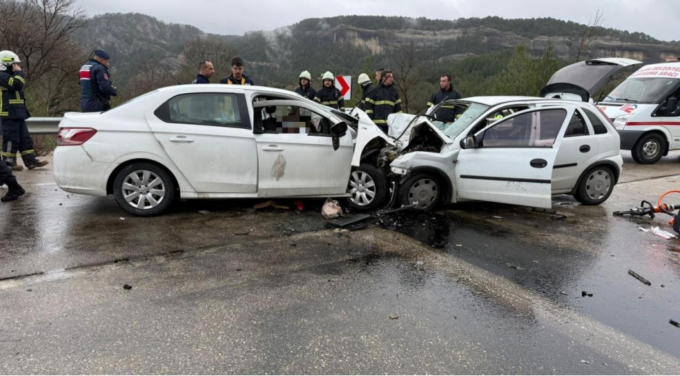 turkiyede-iki-mashin-toqqushub-7-nefer-olub