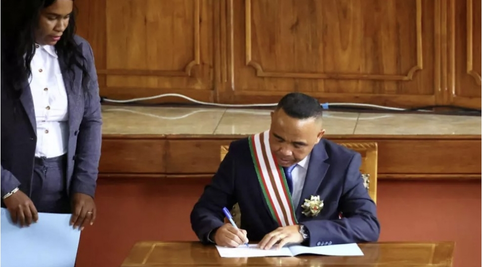 fransa-madaqaskarin-yeni-prezidentini-devirmek-isteyir