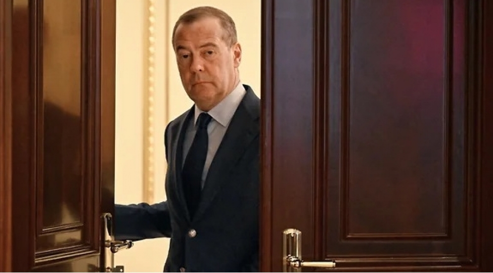 medvedevin-proqnozu-nato-dagilir-ai-rusiyadan-yeniden-qaz-alir