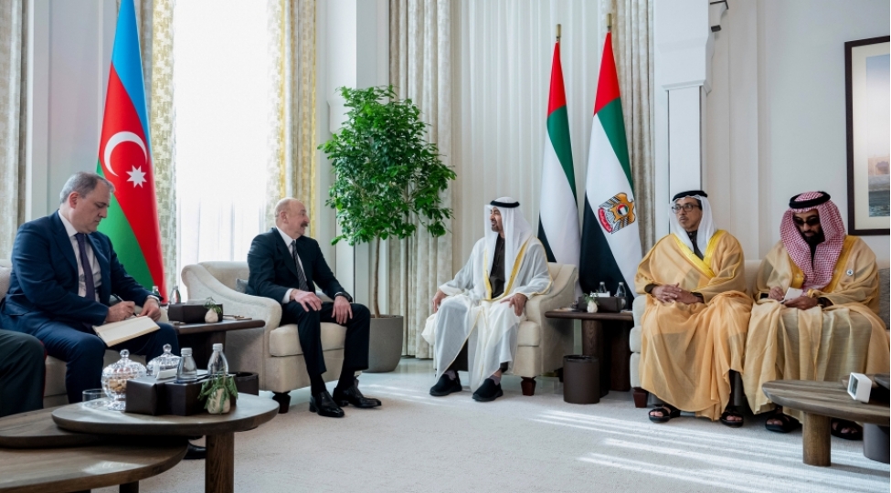 prezident-ilham-eliyevin-ebu-dabide-birleshmish-ereb-emirliklerinin-prezidenti-ile-gorushu-olub