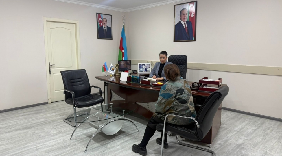 milli-meclisin-deputati-sebine-xasayeva-sechicilerle-gorush-kechirib