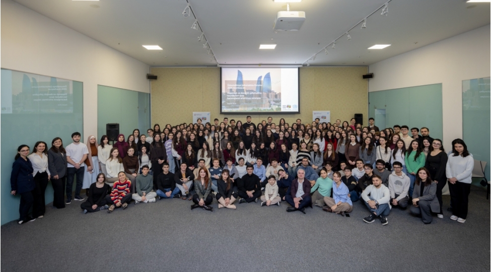 wuf13-uzre-konulluluk-proqrami-cherchivesinde-dayaniqli-shehersalma-ve-davranishlar-movzusunda-1-000-e-yaxin-ishtirakchi-uchun-telimler-kechirilir