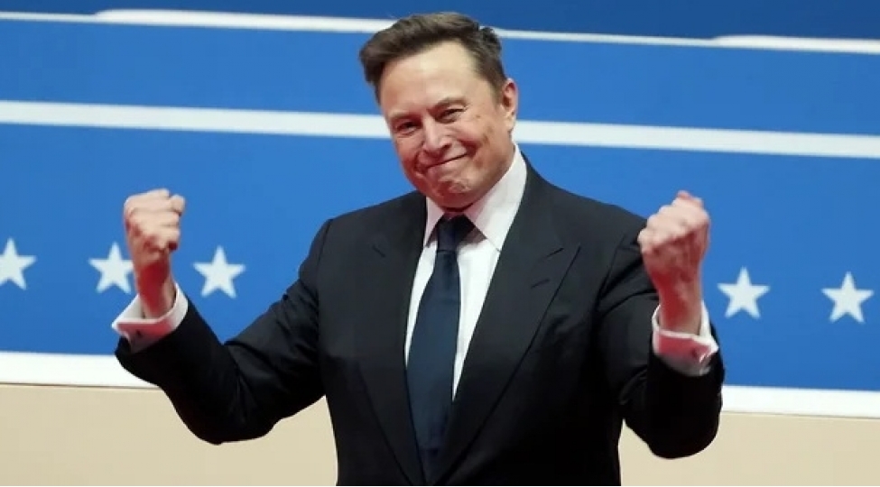 mask-800-milyard-dollardan-chox-servete-sahib-olan-ilk-insandir