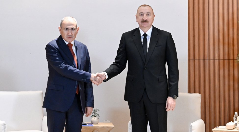 ebu-dabide-ilham-eliyev-ve-nikol-pashinyan-arasinda-genish-terkibde-gorush-kechirilib-yenilenib-foto