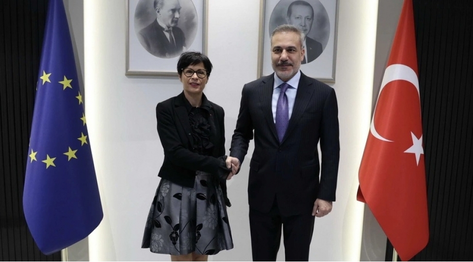 ai-ve-turkiye-iqtisadi-emekdashligin-guclendirilmesi-uzre-addimlari-muzakire-edib