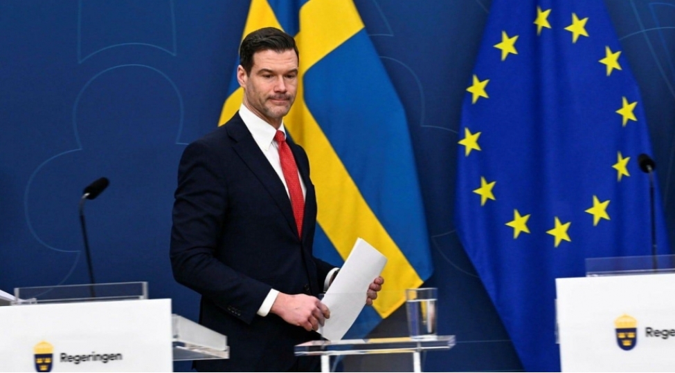 isvechde-immiqrasiya-qaydalarinin-geri-tarixle-tetbiqi-planlashdirilir