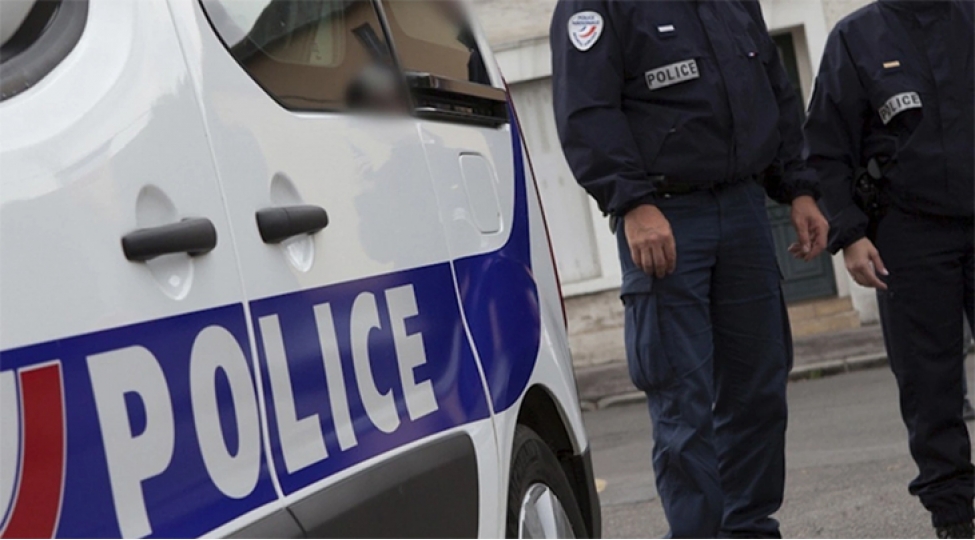 fransada-gozellik-salonuna-qumbara-atildi-yaralananlar-var