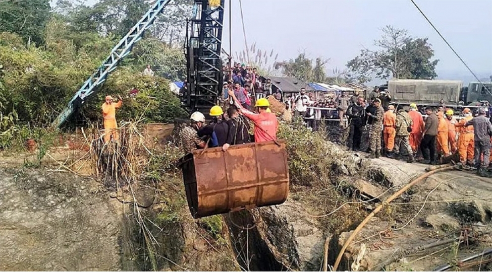 hindistanda-medende-bash-veren-partlayishda-olenlerin-sayi-27-ye-yukselib