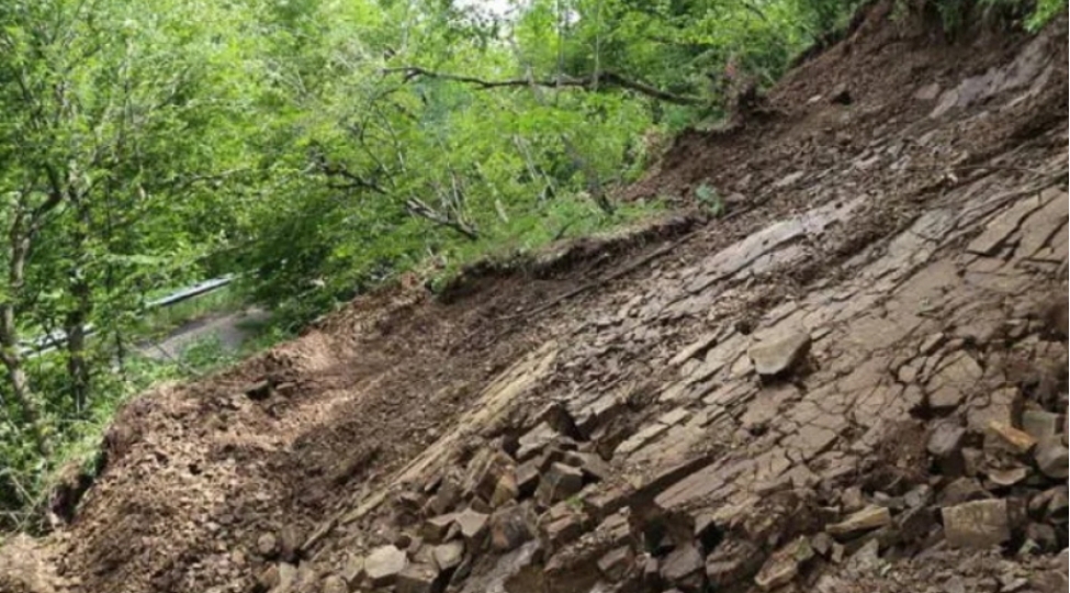 gurcustanda-torpaq-surushmesi-bash-verib