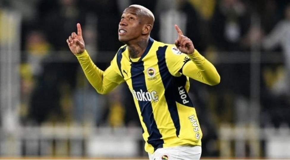 taliska-fenerbaxchada-qaldi