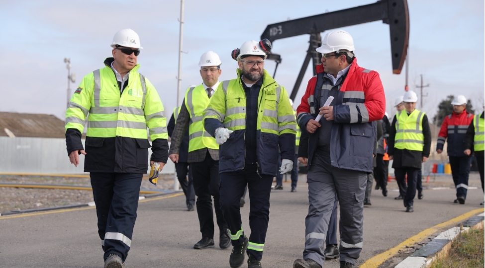 kursengi-ve-qarabagli-neft-yataqlarini-ehate-eden-rkihpb-sazishi-uzre-rehber-komitenin-novbeti-iclasi-kechirilib-foto