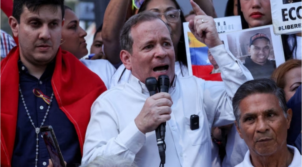 hebsden-chixan-muxalifet-lideri-qachirildi