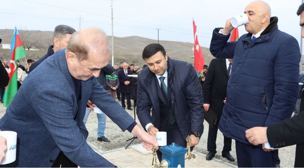 adsea-daha-bir-kendi-ichmeli-su-ile-temin-edib