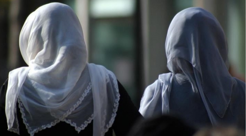 fransa-bashortulu-qadin-nifret-dolu-hucumlardan-sonra-susqunlugunu-pozdu