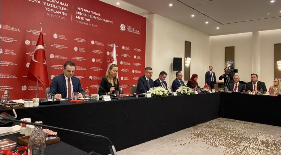 burhanettin-duran-heqiqetin-tehrif-edildiyi-bir-dovrde-mesuliyyetli-ve-etik-jurnalistika-boyuk-ehemiyyet-dashiyir