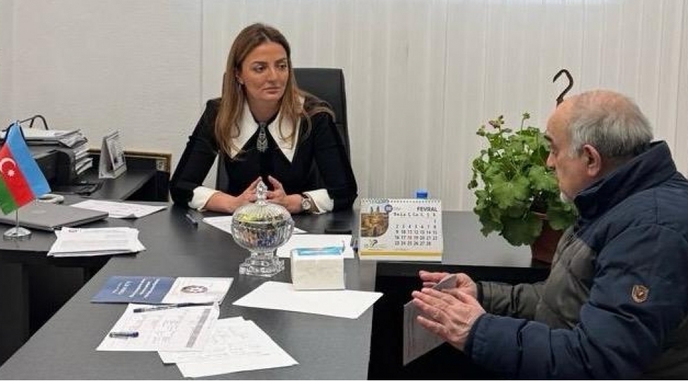 konul-nurullayeva-novbeti-vetendash-qebulunu-kechirib-foto-5