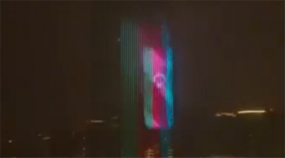 belqraddaki-binalardan-biri-azerbaycan-ve-serbiya-bayraqlarinin-rengleri-ile-ishiqlandirilib