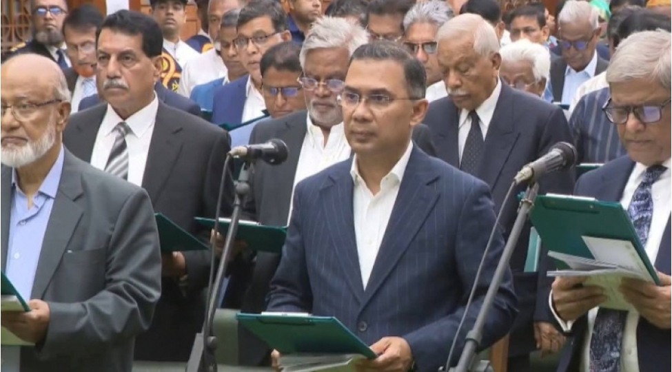 banqladeshde-yeni-sechilmish-deputatlar-and-ichibler