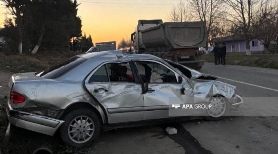 fuzulide-yol-qezasinda-1-nefer-olub-5-nefer-xesaret-alib