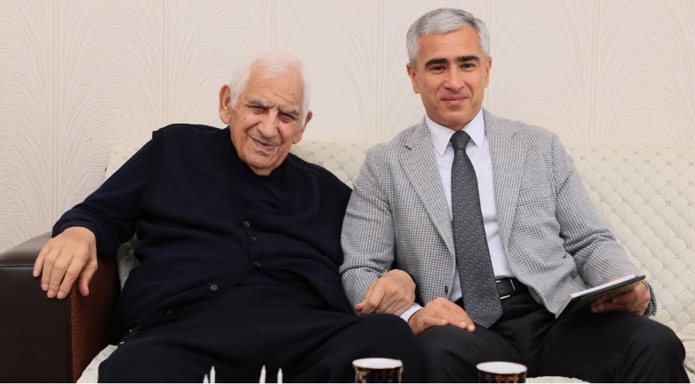 anar-elekberov-xalq-shairi-neriman-hesenzadeni-evinde-ziyaret-edib-foto