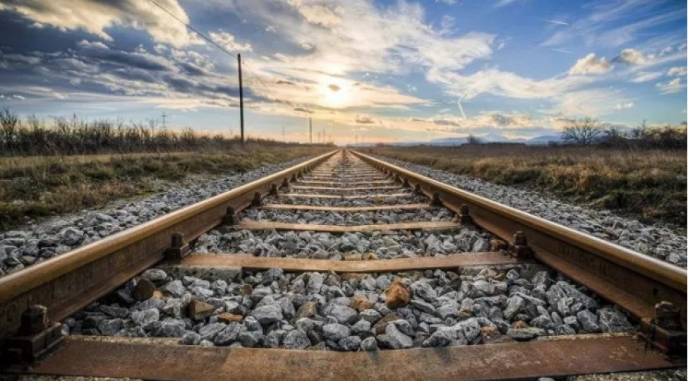 naxchivan-demir-yolu-layihesi-avropa-ile-merkezi-asiyani-birleshdirecek-sherh