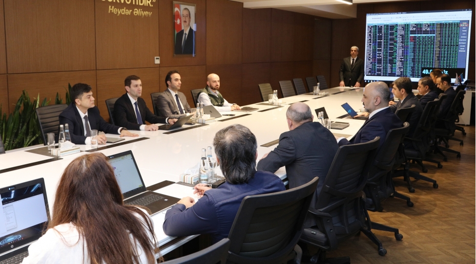 azerenerjide-reqemsal-idareetme-meseleleri-muzakire-edilib