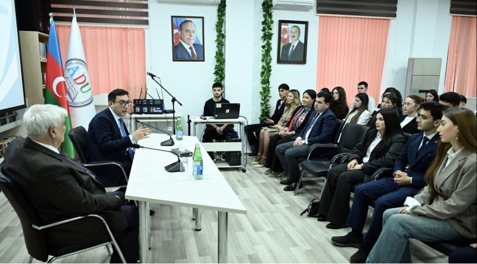 ferid-qayibov-adu-da-telebelerle-gorushub