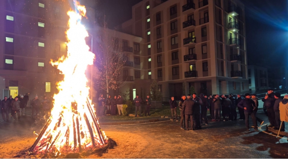 agdam-sheherinde-ilk-bayram-tonqali-qalanib