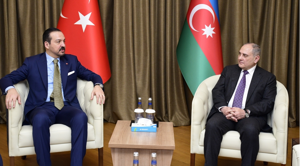 yap-ve-ak-parti-sedrlerinin-muavinleri-arasinda-gorush-kechirilib-foto-2