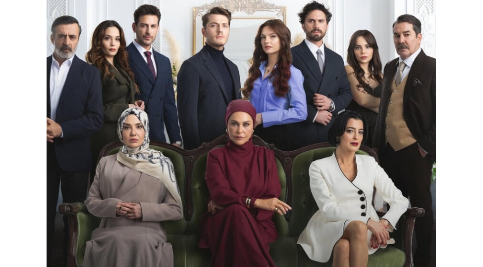 hulya-avsharin-seriali-ile-bagli-deyishiklik