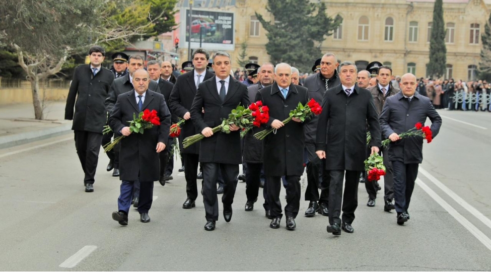 aayda-nin-rehberliyi-xocali-soyqirimi-abidesini-ziyaret-edib